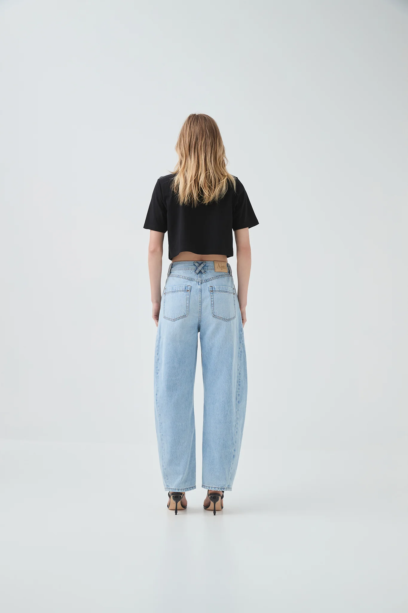 Arrow Cropped Tee - Image 3