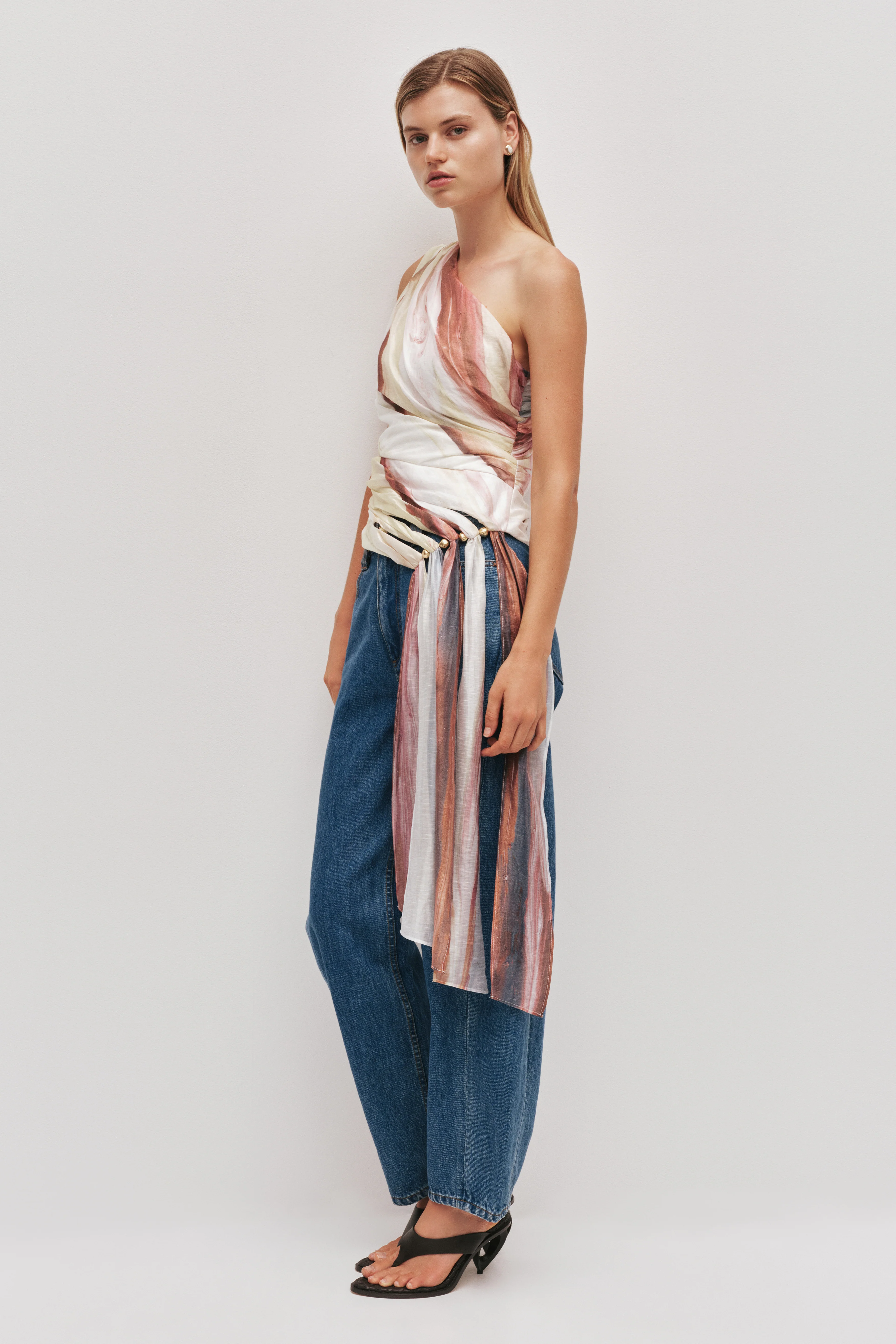 Capture One Shoulder Top - Image 3