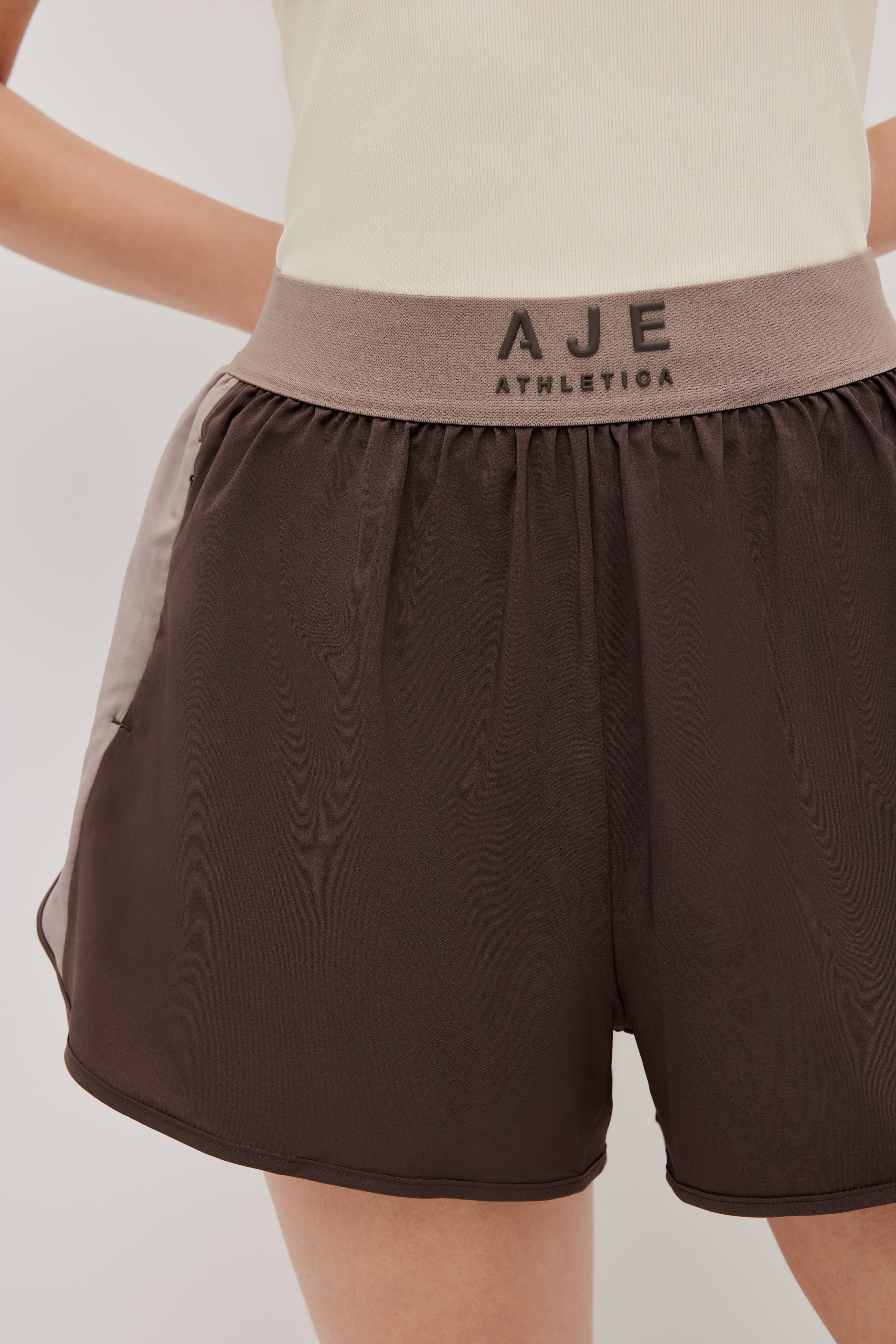 Contrast Running Short 643 - Image 5