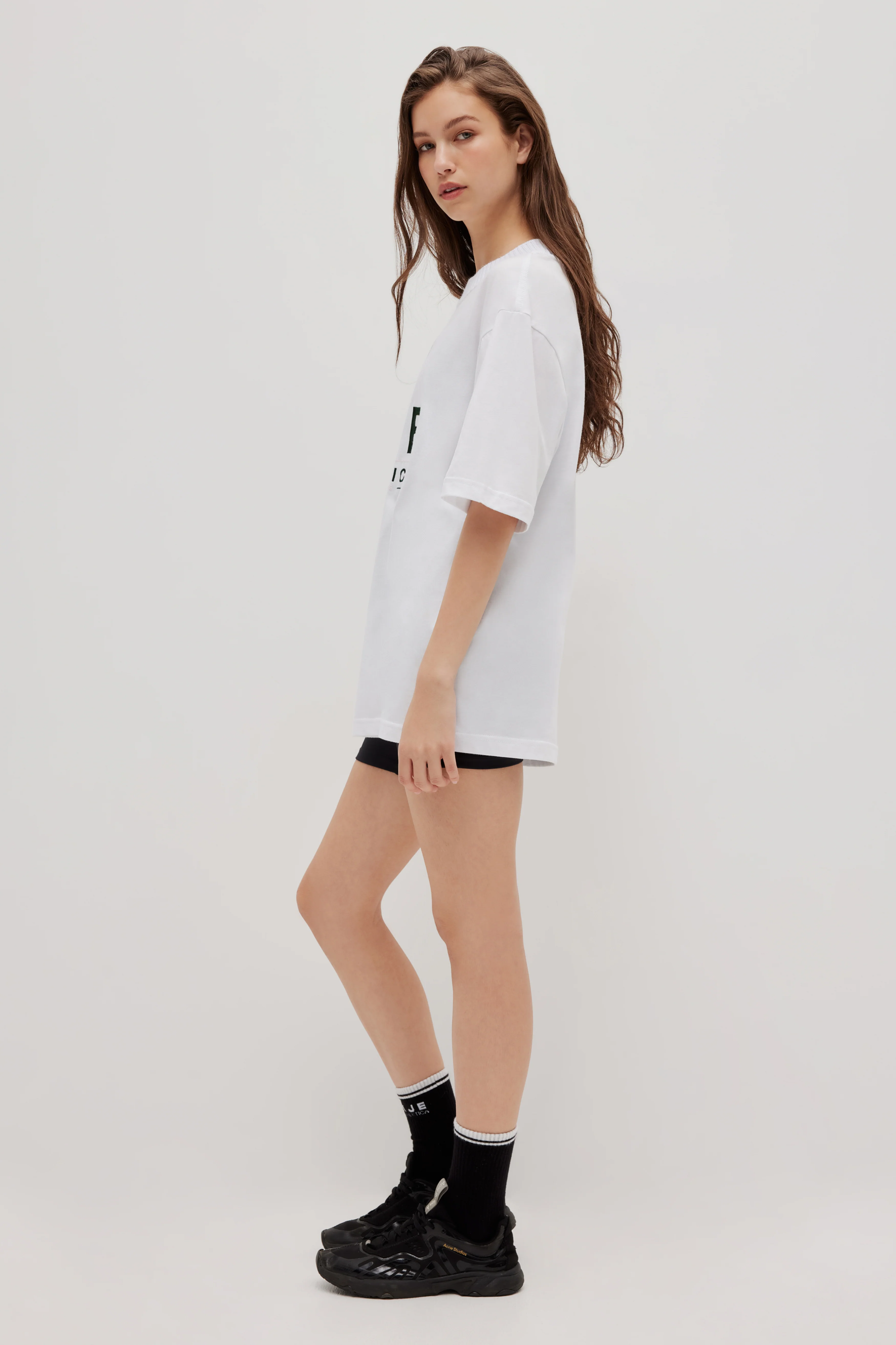 Courts Logo Tee 102 - Image 3