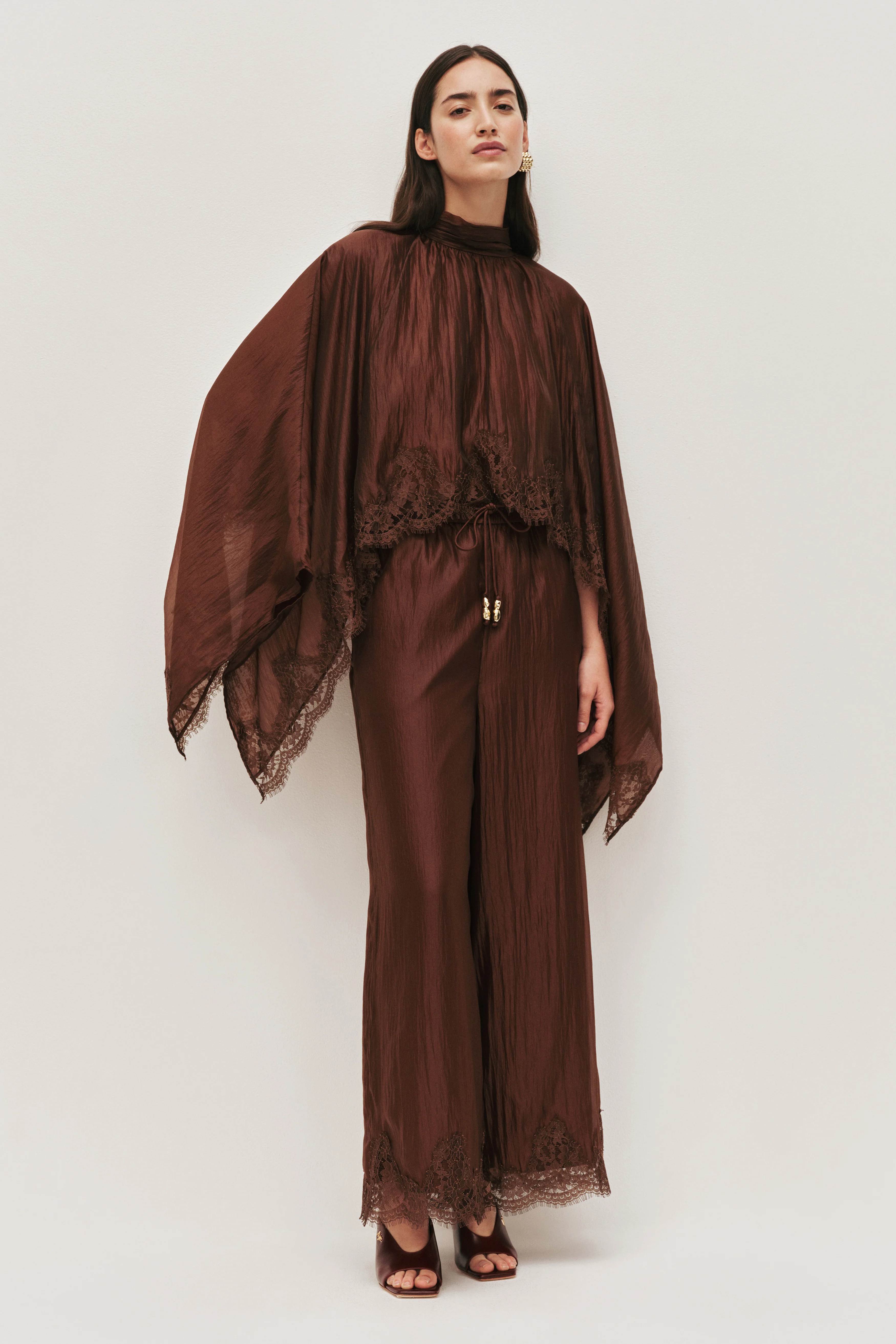 Ophelia Lace Cape - Image 3