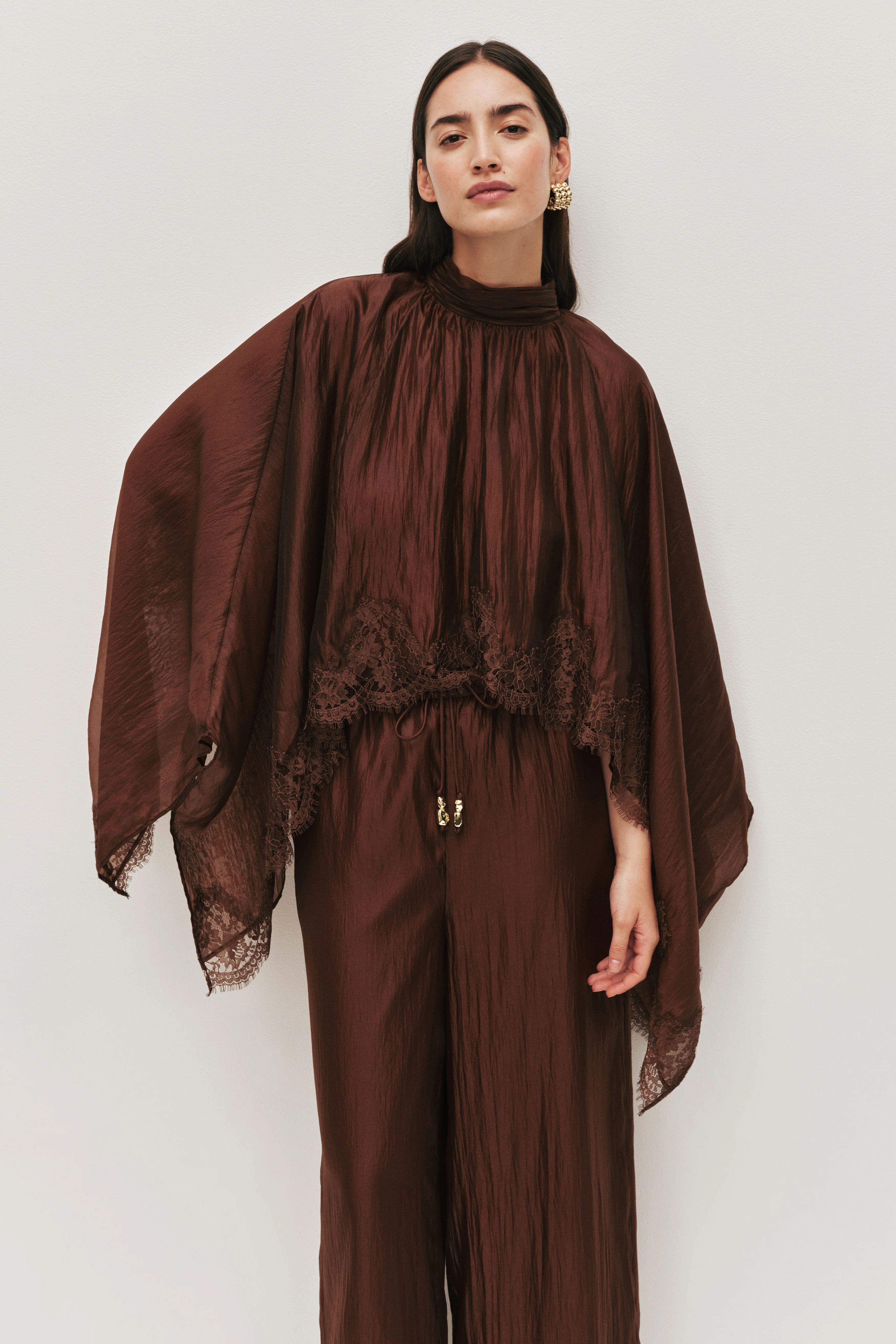 Ophelia Lace Cape - Image 4