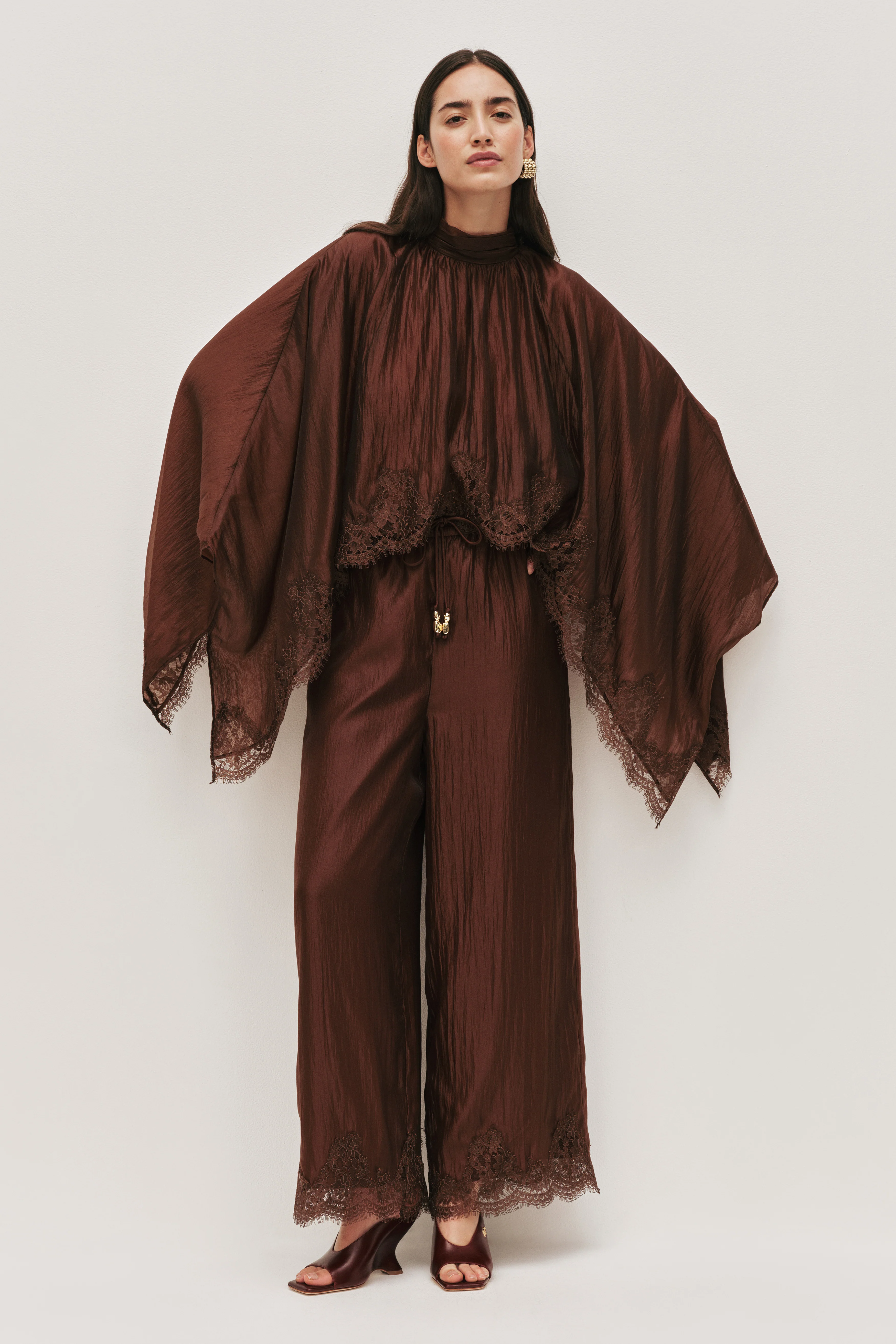 Ophelia Lace Cape - Image 5