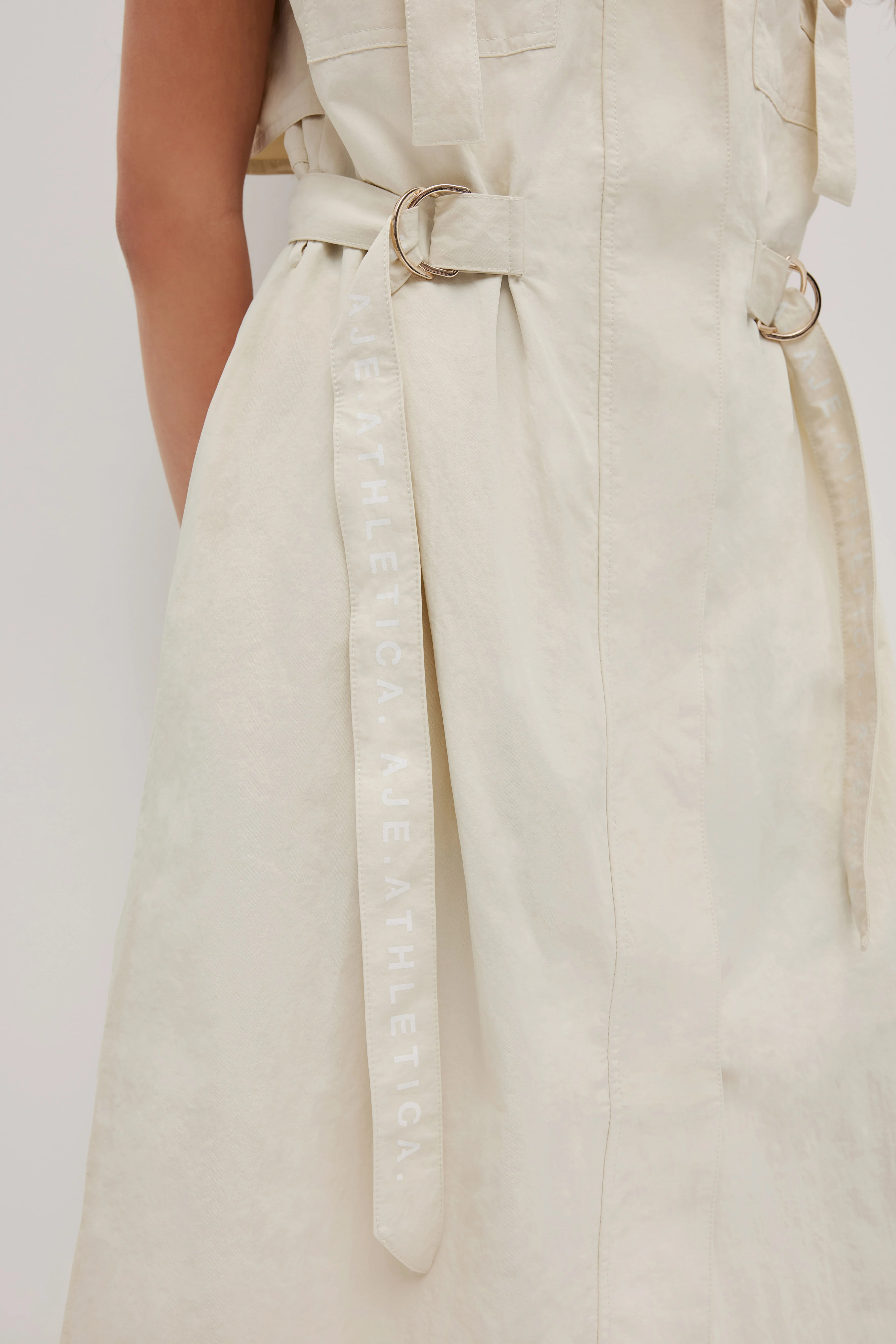Sleeveless Utility Trench - Image 4